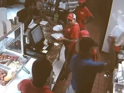 한인업주 종업원 폭행 동영상 파문, 불매운동도... 알고 보니 '악마편집'