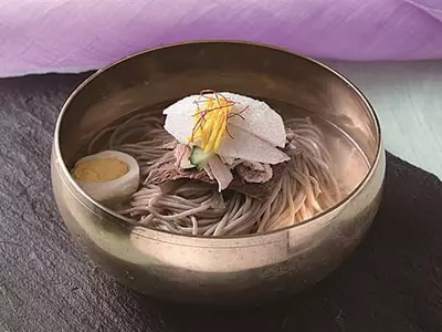 미역게장국·무찜… 북엔 랭면 말고도 맛있는 음식 많슴돠