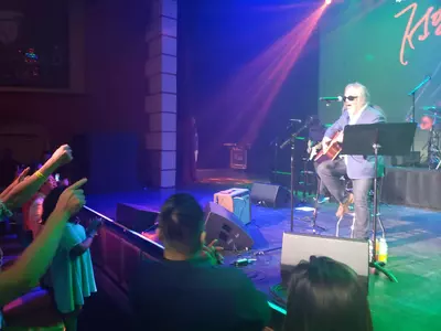 전인권, 록의 진수 선보였다