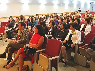 “무국적 입양아에 시민권 부여해야”