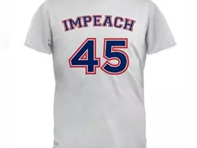 월마트 ‘탄핵 티셔츠’ 논란