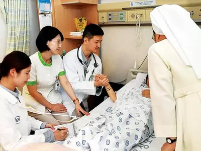 ‘웰다잉〈well-dying〉’확산에 분주해진 호스피스 업계