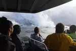 하와이 관광보트에  '용암폭탄'...23명 부상