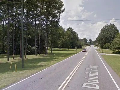 "둘루스 하이웨이 운전 피하세요"