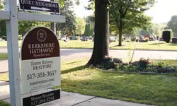 톡톡 튀는 아이디어 돋보이는 매물사인‘짱’