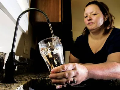 요로감염 예방하려면 물 많이 마셔라