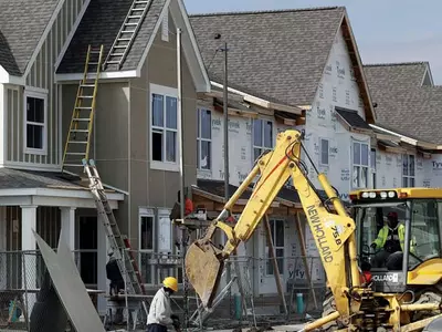 크레딧 점수 낮거나 빚 너무 많으면 안돼