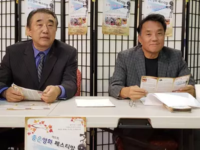 "매주 추억의 명화 감상하세요"