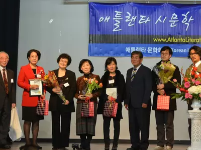 "마음 열어주는 살아 숨쉬는 글 됐으면..."