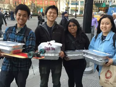 억대 연봉 박차고 홈리스 돕는 한인