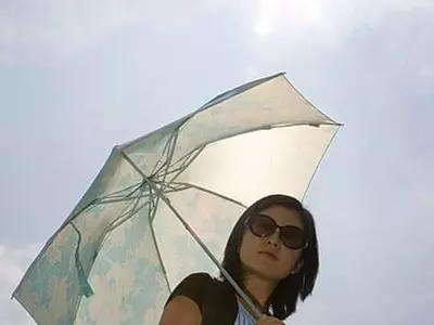 자외선 차단제 매일 바르고 건조하지 않게 보습제 공급을