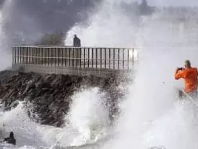 시애틀 겨울 폭풍... 30만명 암흑 속 밤샘