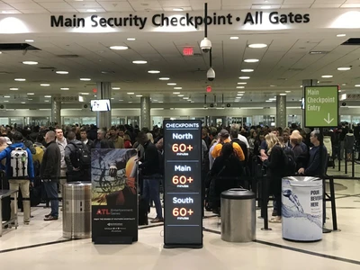 검색 1시간... 총 휴대 승객 버젓이 탑승