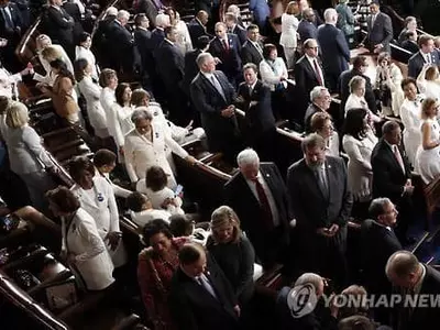 여성의원들, 트럼프 국정연설 때 '백의' 시위