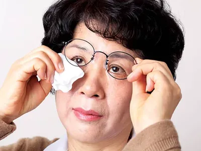 내비게이션이 안 보여… 눈에 뭔가 떠다녀요…