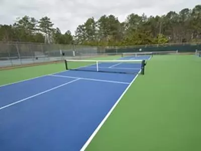 잔스크릭에 새 '피클볼' 코트