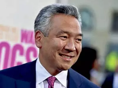 여배우와 부적절 성관계 워너브러더스사 일본계 CEO 경질