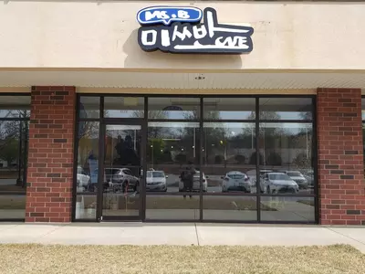 K-팝 댄스 전령사, 카페 열다