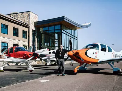 돈 한푼 안들이고 비행기를 가질 수 있다