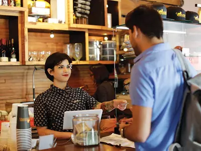 불필요한 구독 끊고 카드 대신 현찰사용
