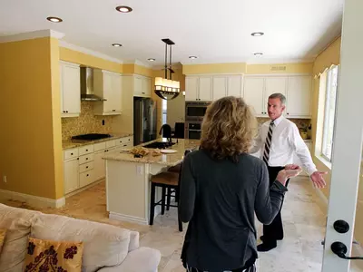 ‘현행 수수료 지급 관행 바로잡자’집단소송 제기