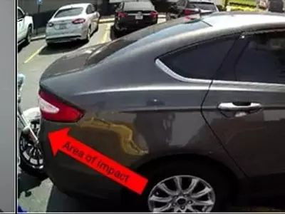 겁없는 귀넷 10대... 경찰 모터사이클 박고 도주