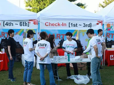 〈H마트· 한국일보 어린이 그림 그리기 대회 화보4〉