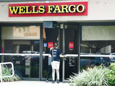 체킹 . 세이빙스 함께 갖고 있는 게 바람직