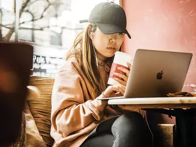 데빗 대신 크레딧 결제    복잡한 패스워드 이용