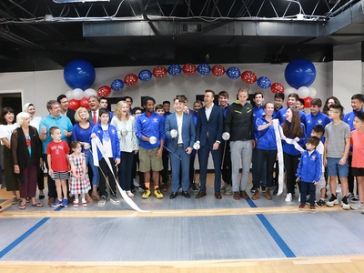미국 대표 선수들 대거 축하... '엘리트 펜싱 아카데미' 오픈행사 화제