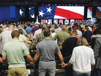 “동성애자 불편” 젊은층 부정적 시각 늘었다