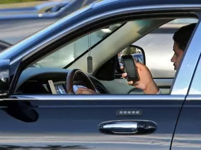'핸즈프리' 위반 5명 중 1명 귀넷 운전자