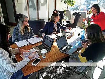 직장인 행복 느낄때‘일35%·봉급 20%’