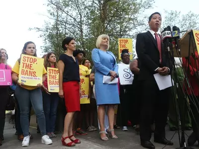 "논란 낙태금지법안 발효 중지해 달라"