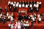 출연진만 120명 웅장한 화음 돋보였다
