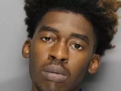 총알 7발 든 권총 숨긴 채 등교