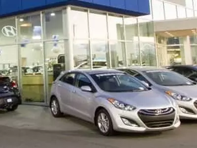 자동차 판매업계 '노동절 세일' 후끈