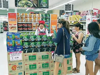 식물성 라면 봇물…“골라 먹으니 더 맛있네”