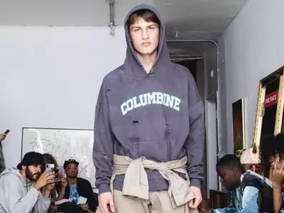 총기참사 학교명 후드티 뭇매