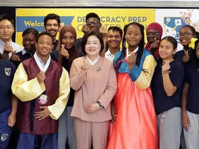 김정숙 여사, 한인학부모 초청 다과