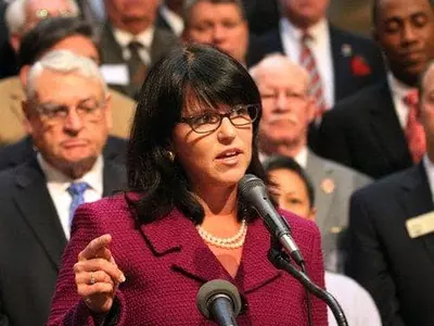 '아이잭슨' 후임 후보 신청 무려  500여명 