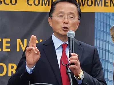 “위안부 기림비 공원에 도산 동상”