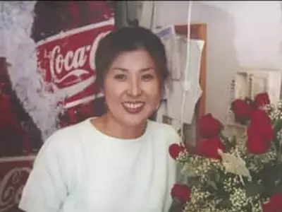 피살 한인마켓 업주 주민들 추모 이어져