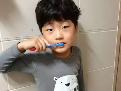 양치질은 무조건 ‘333법칙’? “탄산음료 마신 직후엔 피해야”