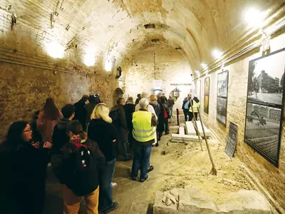 베를린 장벽 지하 ‘비밀통로’ 첫 일반 공개