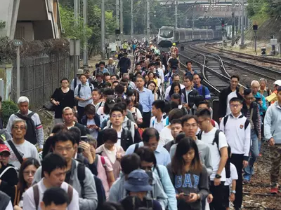 홍콩 대학 캠퍼스‘전쟁터 방불’