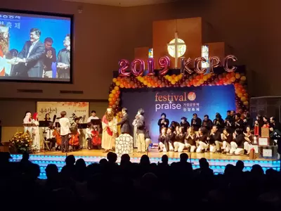 추수감사 찬양축제로 하나된 “연합인”