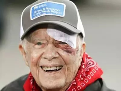 지미 카터 퇴원해 집에서 감사절 맞아