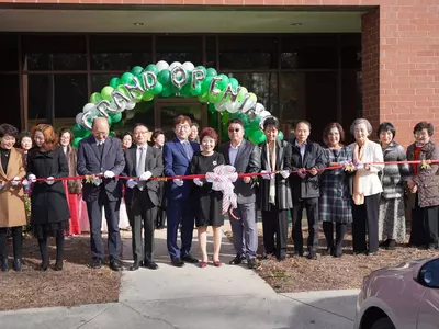 "최고의 홈케어, 데이케어 서비스 제공합니다"