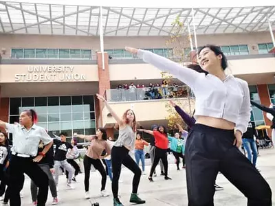 캠퍼스의 K-pop 댄스 열풍